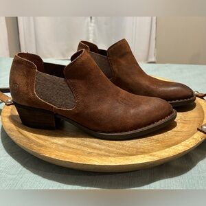 Born Chestnut Brown Suede Leather Ankle Booties 9.5